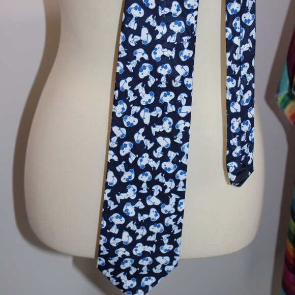 Snoopy Men's Neck Tie ~ Blue / Joe Cool / Sunglasses - Picture 5 of 6